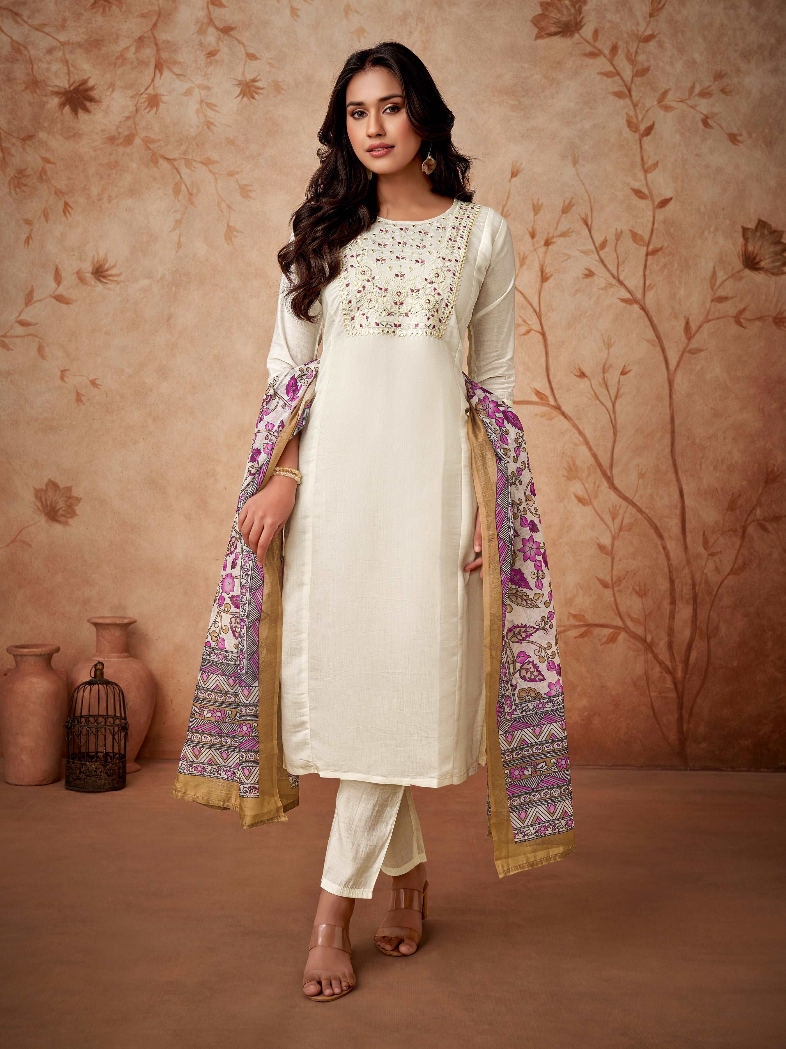 Graceful Embroidery Kurta with Matching Pants and Dupatta