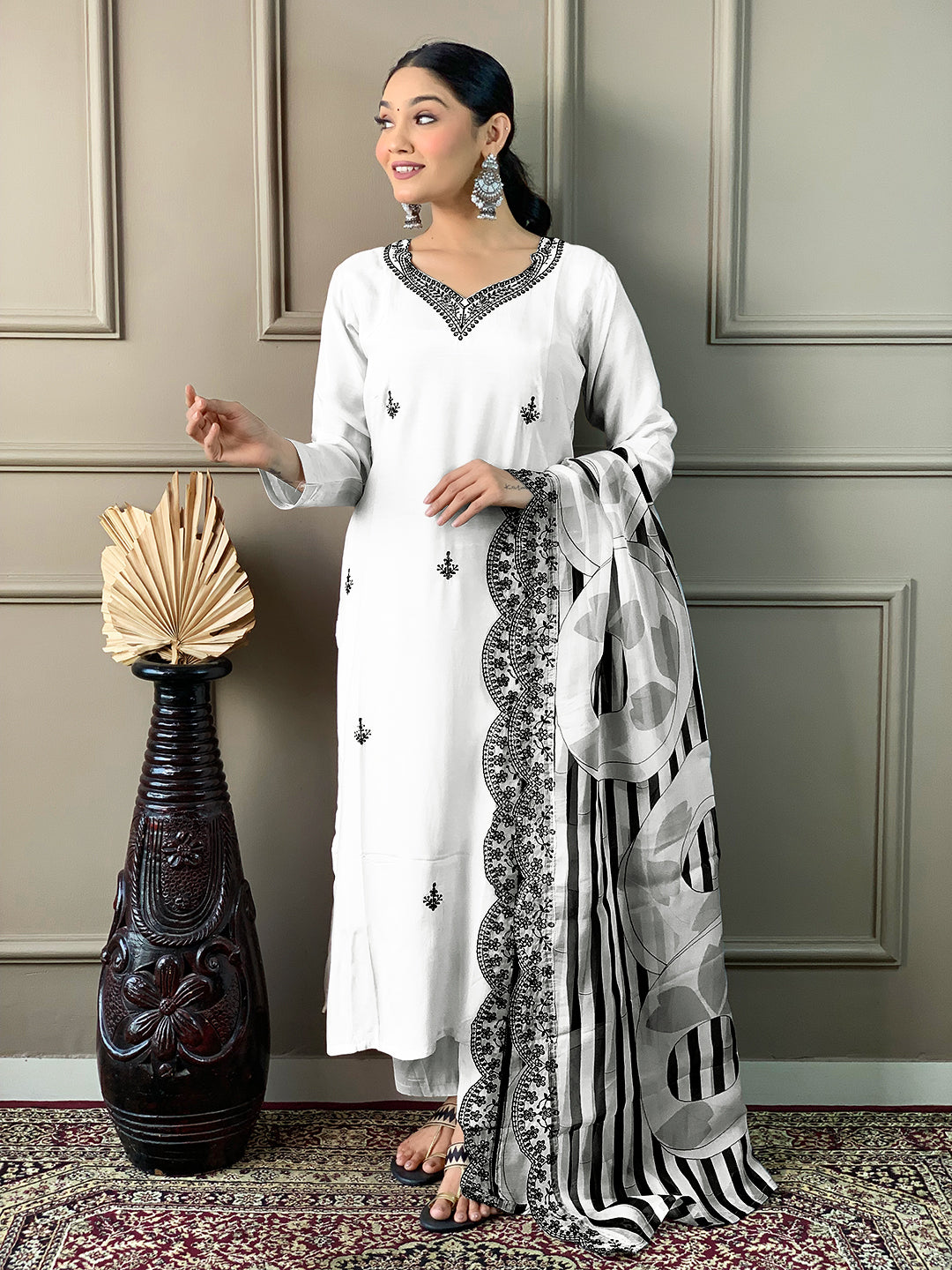 Classic Women's Kurta Set with Dupatta and Pants