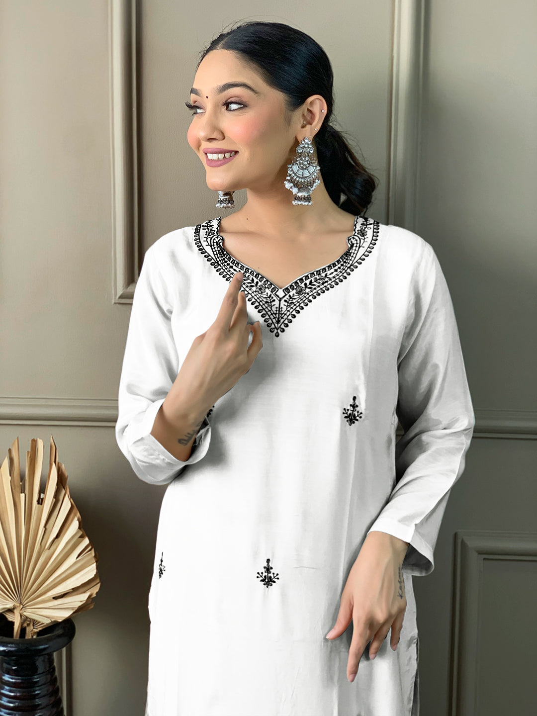 Classic Women's Kurta Set with Dupatta and Pants