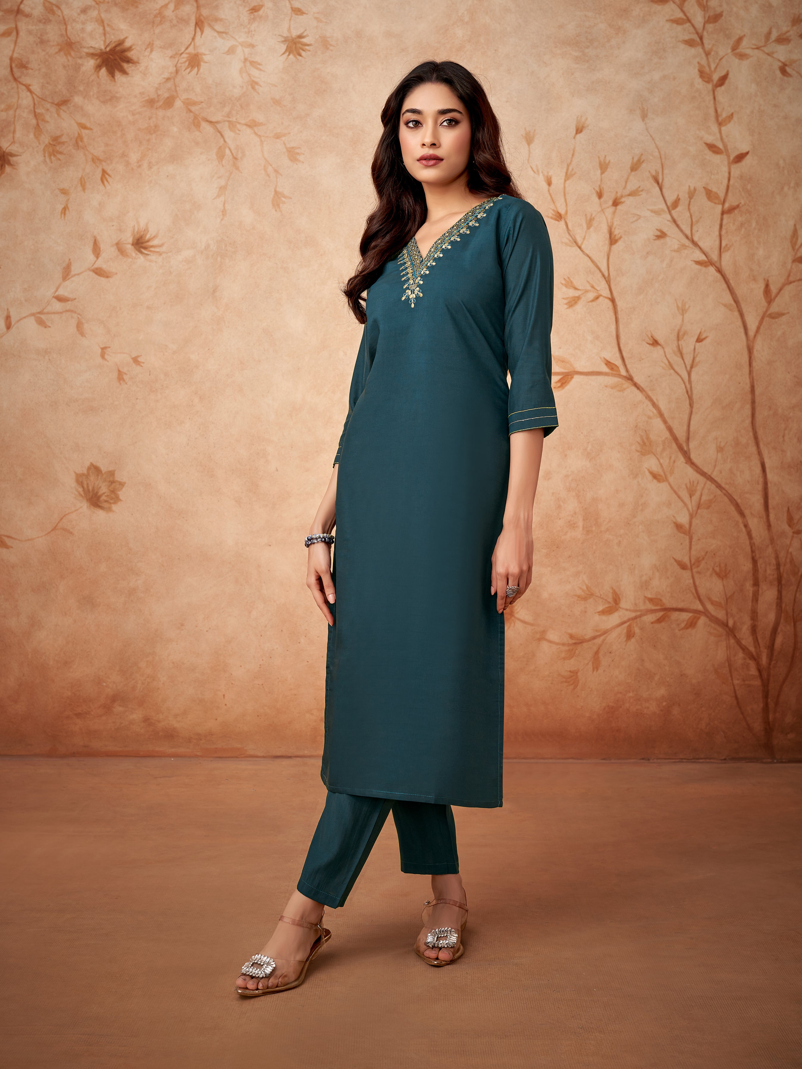 Chic Embroidery Kurta with Coordinated Pant and Dupatta